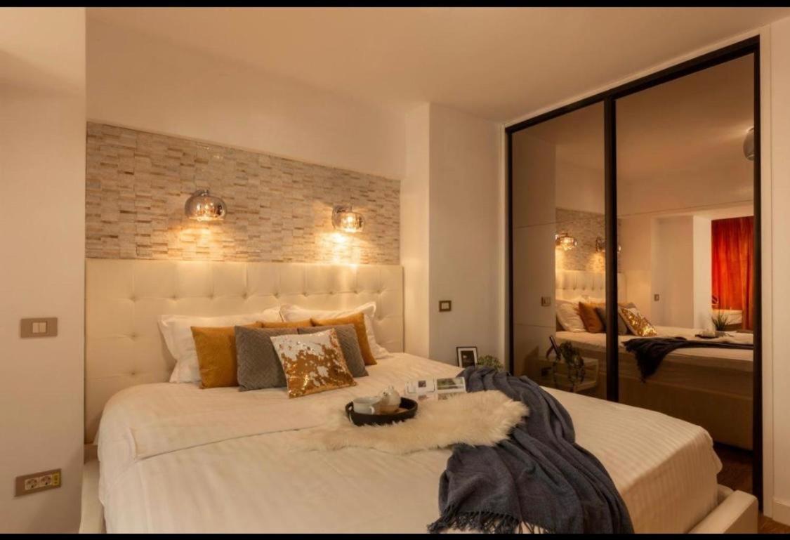 Downtown Oasis Unirii Apartment Бухарест Экстерьер фото